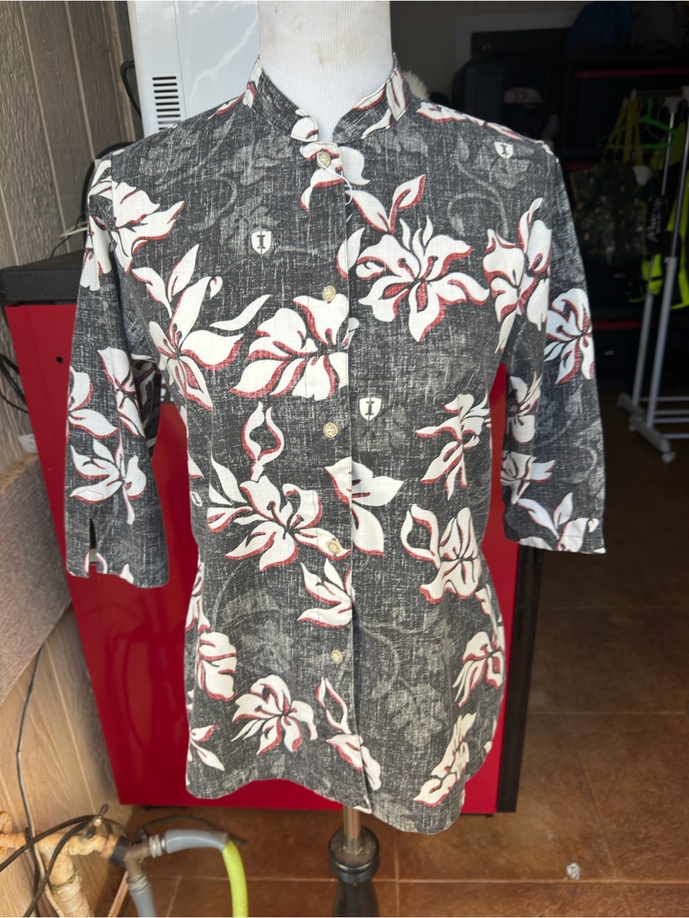 PreOwned Reyn Spooner Blouse Iolani School Hawaiian Print Black/White Women's XS